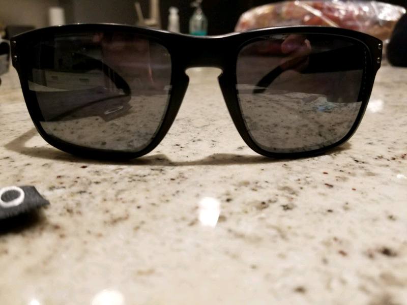 oakley holbrook 2018