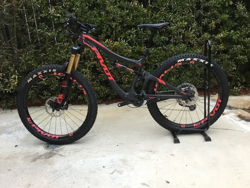 2016 pivot switchblade