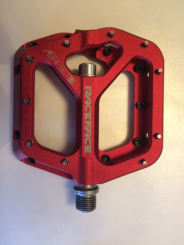 2018 Race Face Aeffect Pedals (red) For Sale