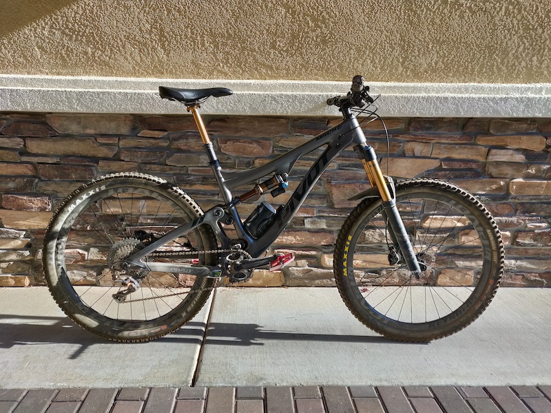 pivot reynolds carbon wheels