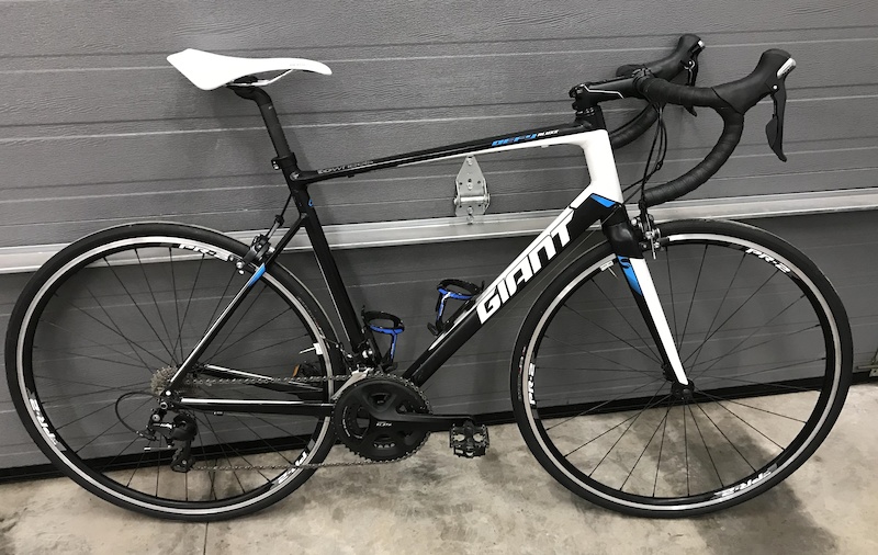 2015 -2417- Giant Defy 1 Road Bike 105 Ultegra 55.5cm For Sale