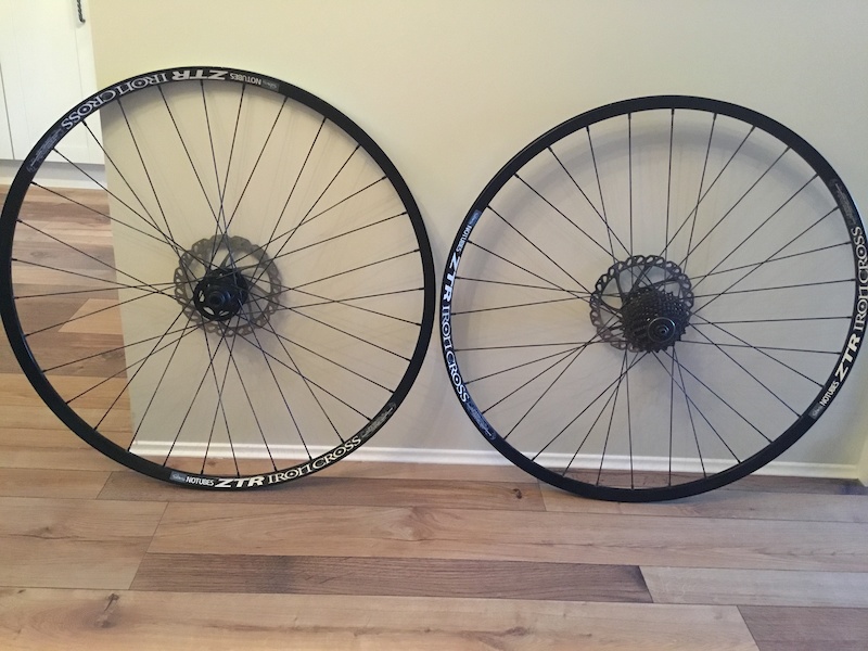 Stan’s notubes ztr iron cross wheelset For Sale