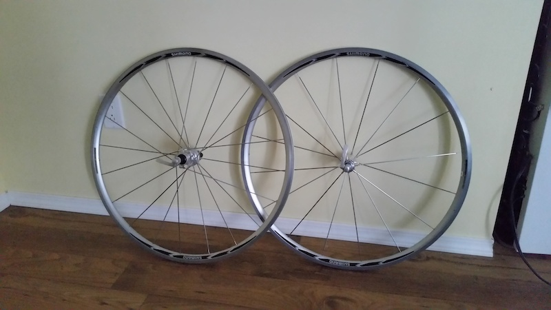 Shimano WH-R560 9/10spd wheelset For Sale