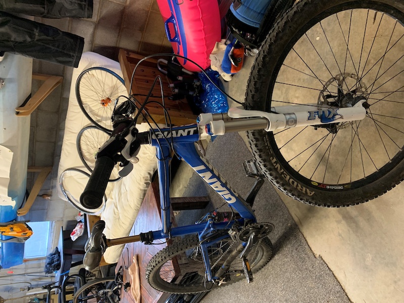 giant anthem x2 2010