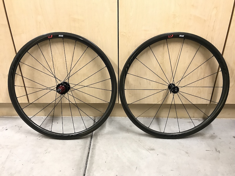 zipp 202 firecrest