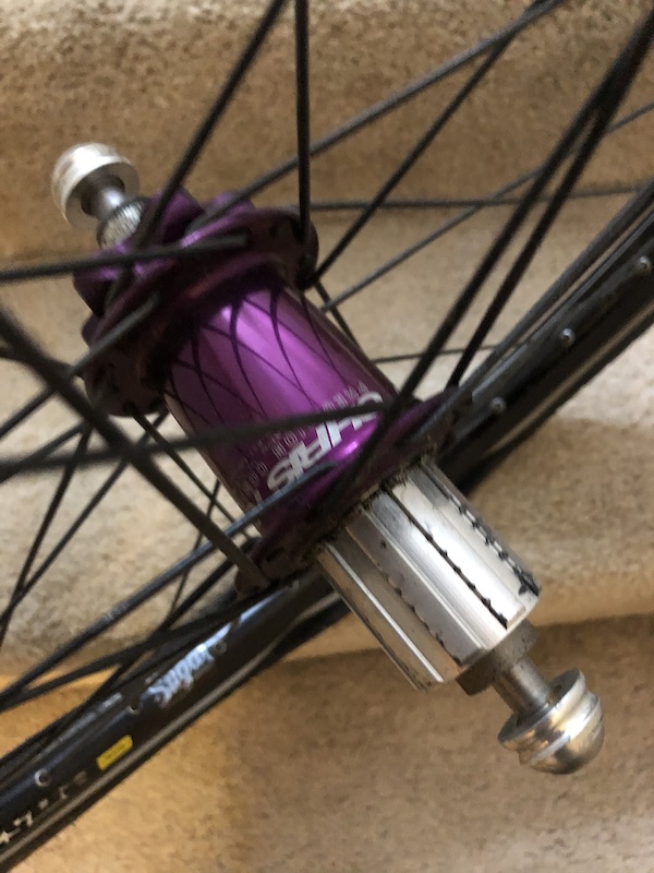 King limited purple kit:
Straight headset 
Threaded bottom bracket
135 iso rear hub with Shimano driver 
9mm iso front hub small diameter