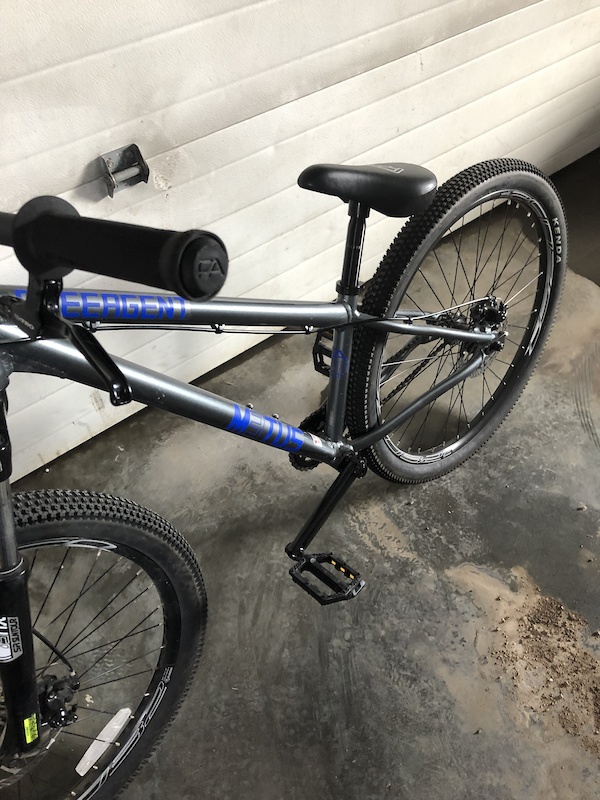 Free agent metus dirt jumper hot sale