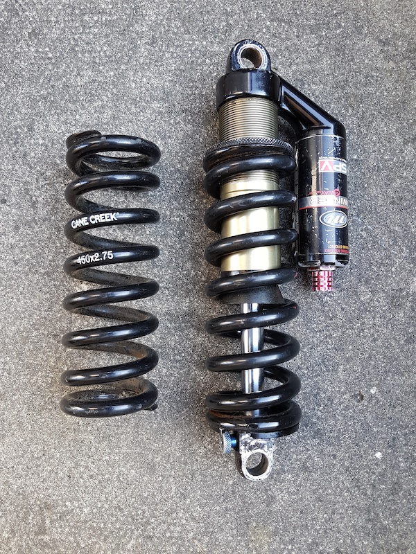 Manitou Swinger coil shock with spare spring For Sale