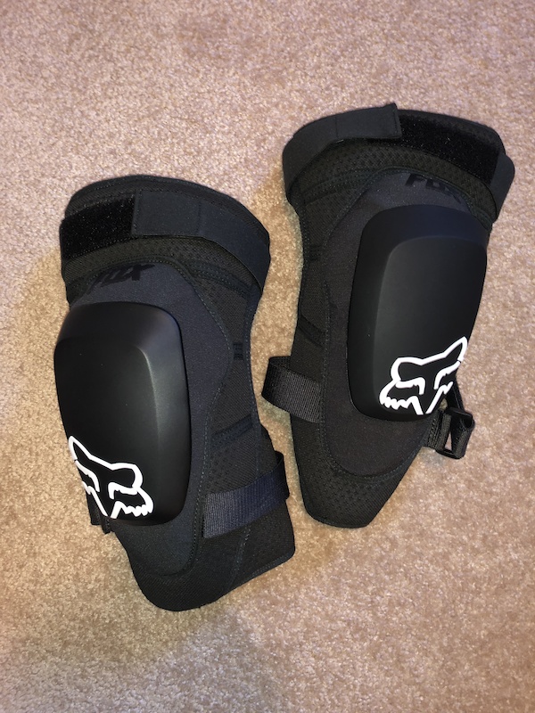 Fox Launch Pro D3O Knee Guards black at bikester.co.uk