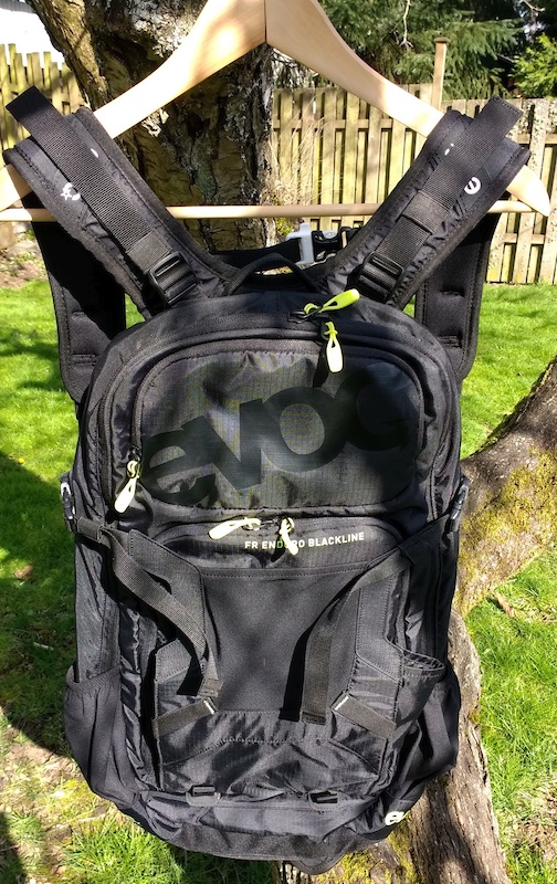 evoc fr enduro 16l blackline