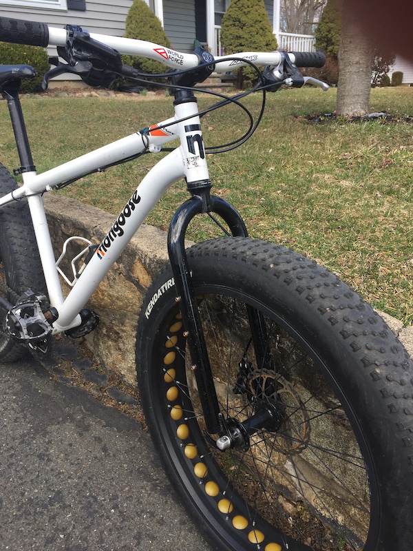 Mongoose vinson fat on sale tire bike