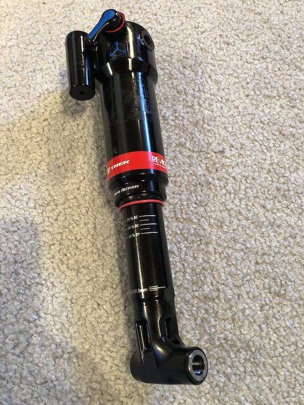 rockshox deluxe rt3 reaktiv thru shaft