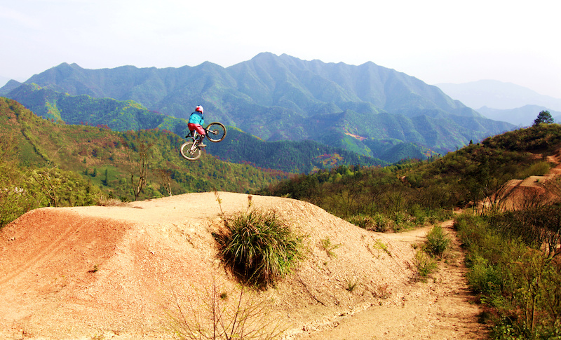 huge mountain bike jumps