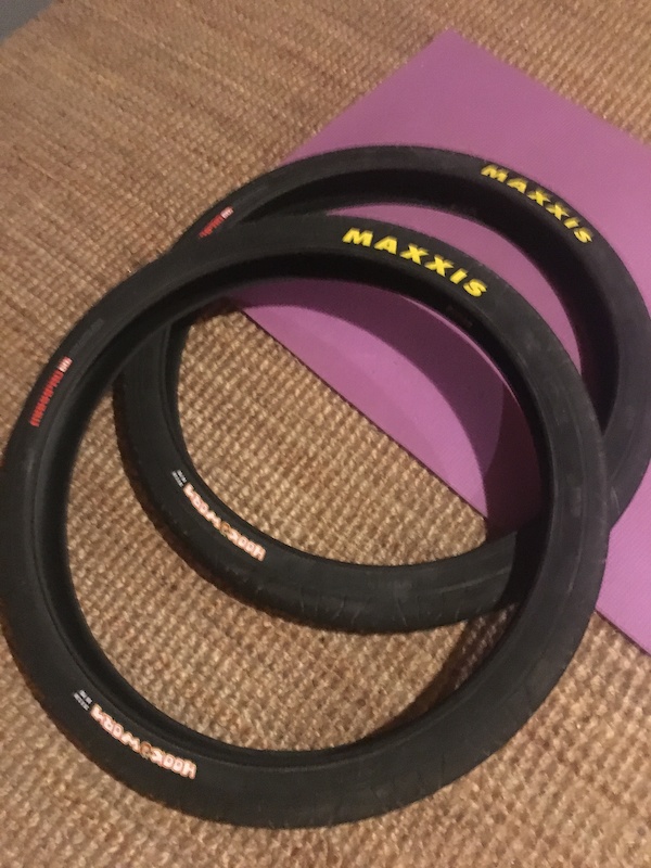 maxxis hookworm 26x2 5