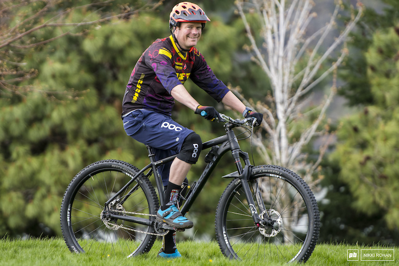 lightweight mountain bike knee pads
