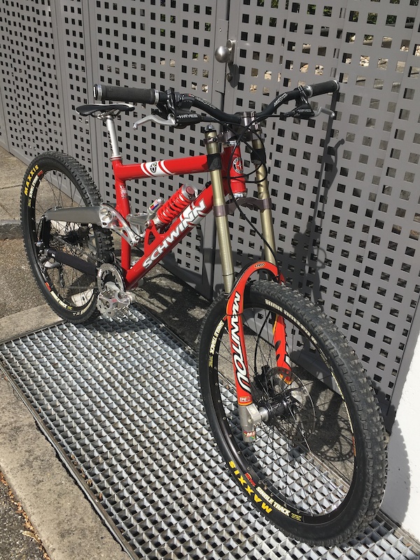 schwinn dh bike