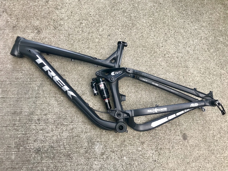 trek slash 8 bearings