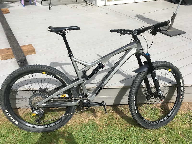 pivot bolt mountain bike