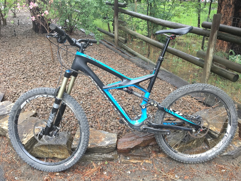 carbon enduro bike