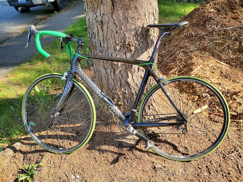 used carbon fiber road bike