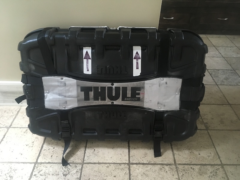 2014 Thule hard shell bike case For Sale