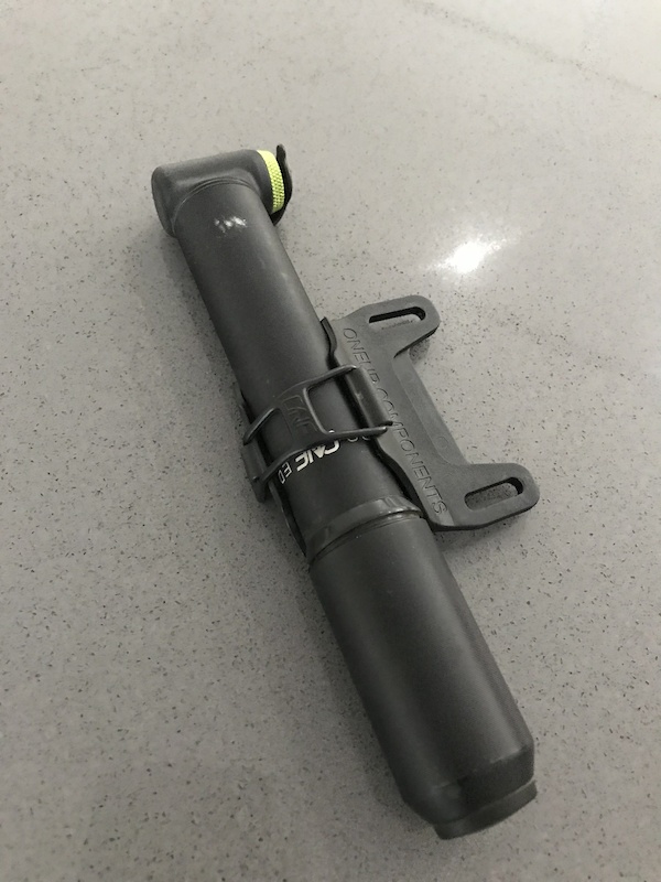 oneup components pump