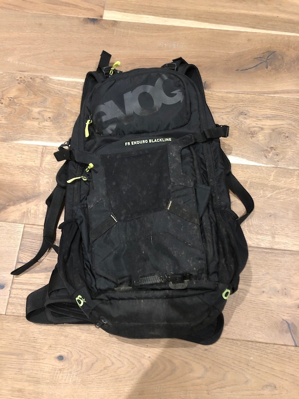 evoc protector fr enduro blackline 16