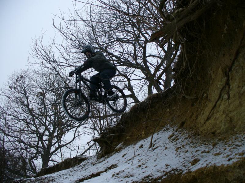 A gr8 day at the "office" :D dropin in with new forks and after then tryin out them new brakes downhill....