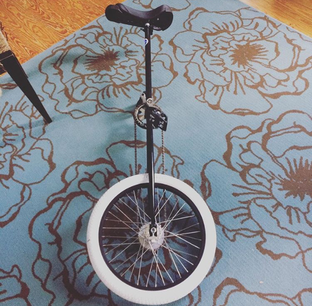2018 Like new club 5 foot giraffe unicycle For Sale