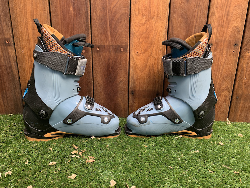 2017 Ski Boots - Atomic Waymaker Carbon 130 For Sale
