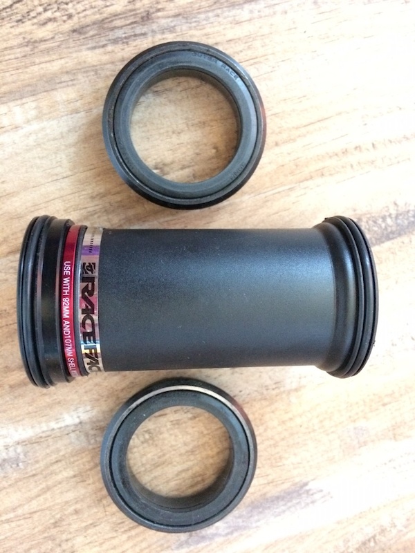 RaceFace CINCH Bottom Bracket 41mm x 92mm/107mm x 30mm For Sale