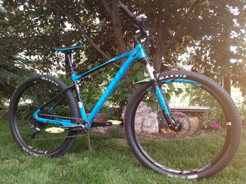 2018 giant fathom 1