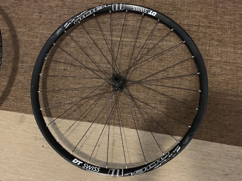 dt swiss m1900 spline 30 27.5 wheel