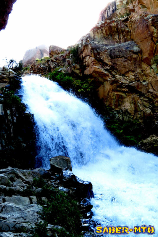 Shekarab Waterfall