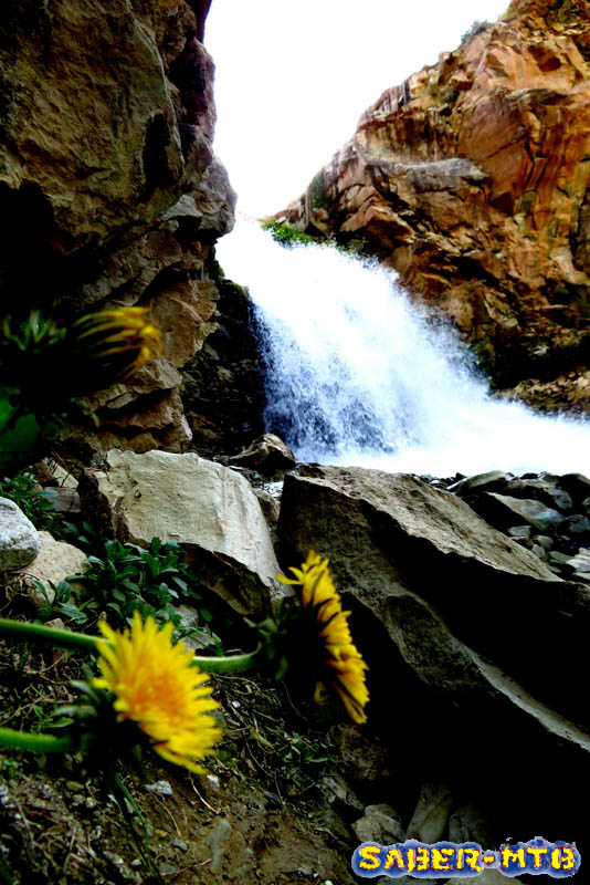 Shekarab Waterfall