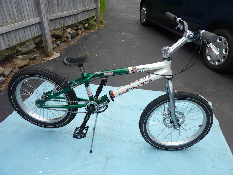 2003 Bone Stock Monty 220 Hydra Perfect condition For Sale