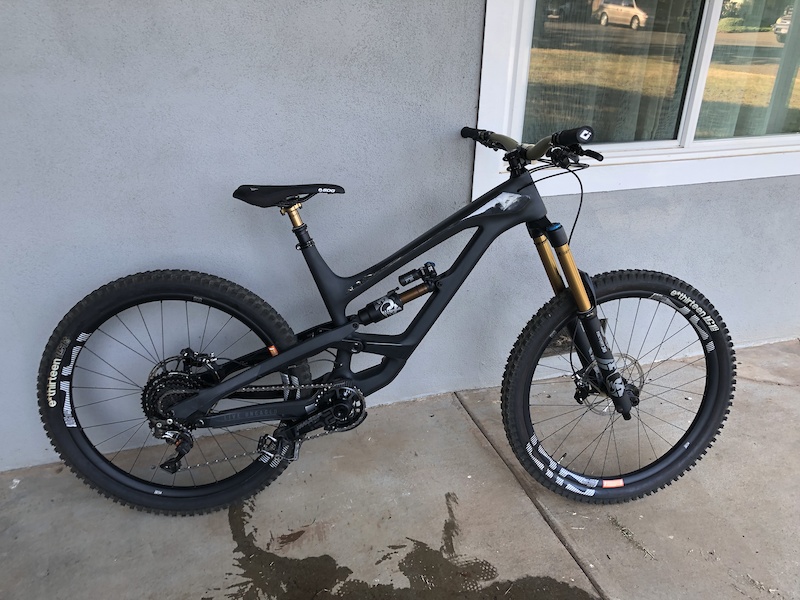 2019 yt capra cf pro race