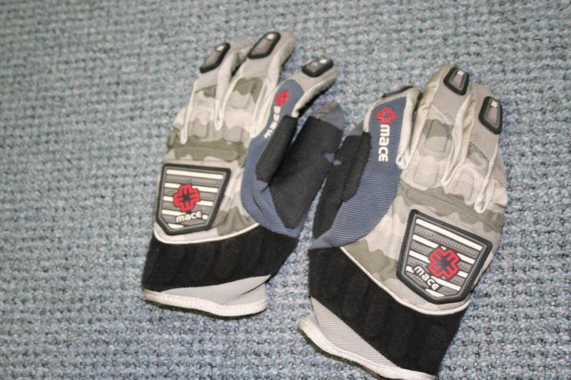 Mace gloves