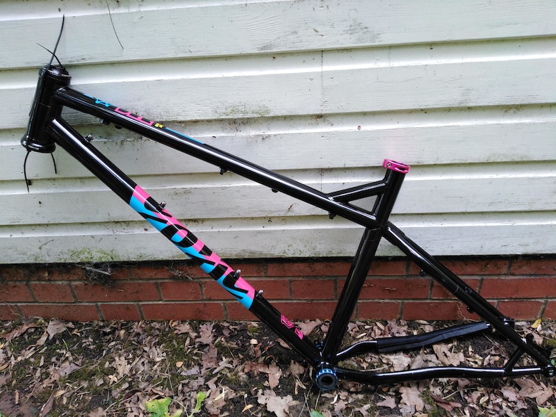 2018 Cotic BFe (Large) Longshot Geo in CMYK (142x12) For Sale