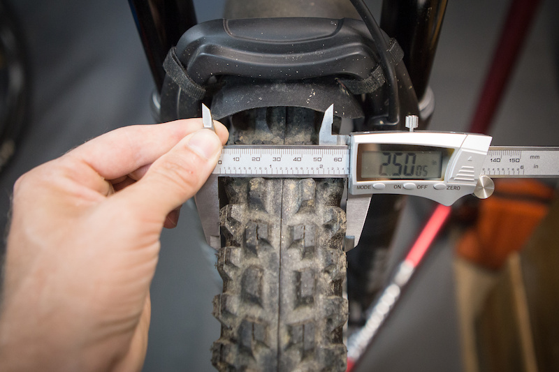 Review: Tiogau0027s Edge 22 Front Tire - A New Take on Creating 