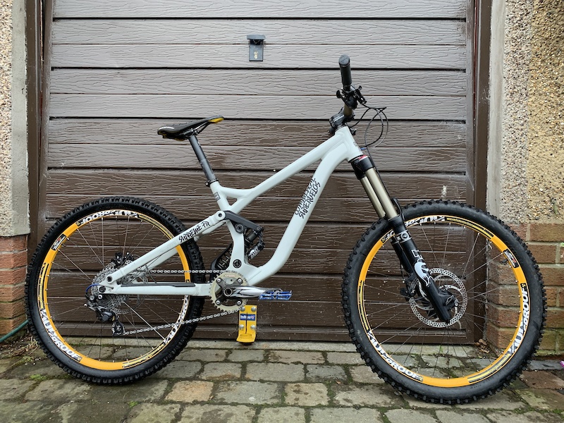 commencal supreme 2021