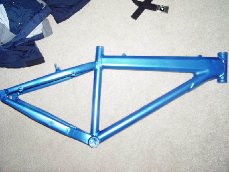 my specialised p3 repsrayed blue will have white forks my hardocre hardtail!