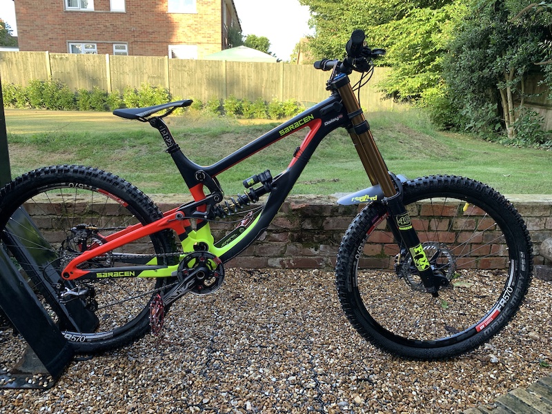 2017 Saracen Myst Pro 27.5” Carbon Downhill Bike - Large For Sale