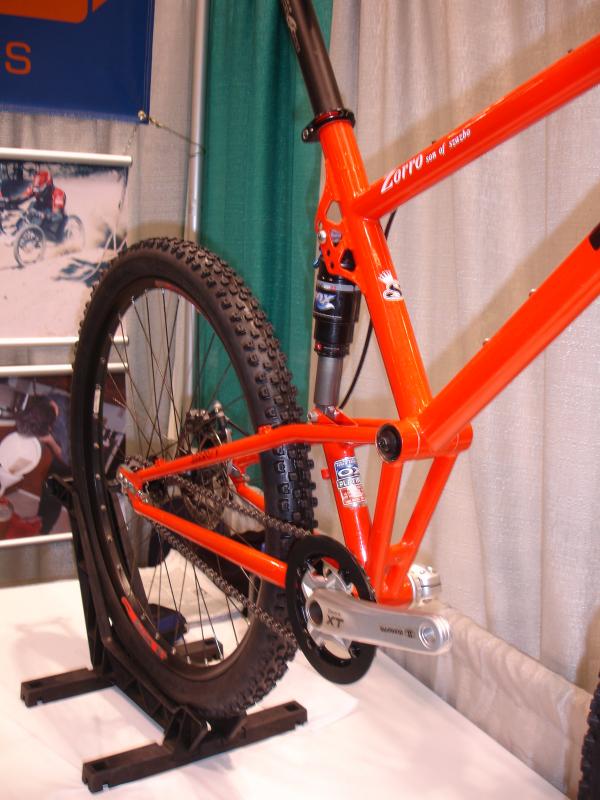This is a bike from Castellano. 29er, singlespeed, and cantilever rear suspension. Named "Zorro"