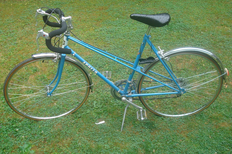 vintage apollo road bike
