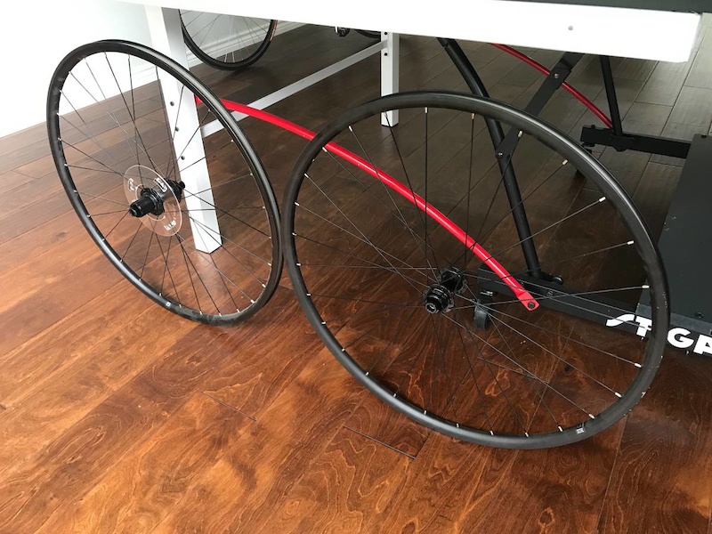 bontrager connection tubeless ready