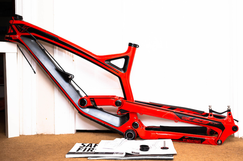 yt carbon frame