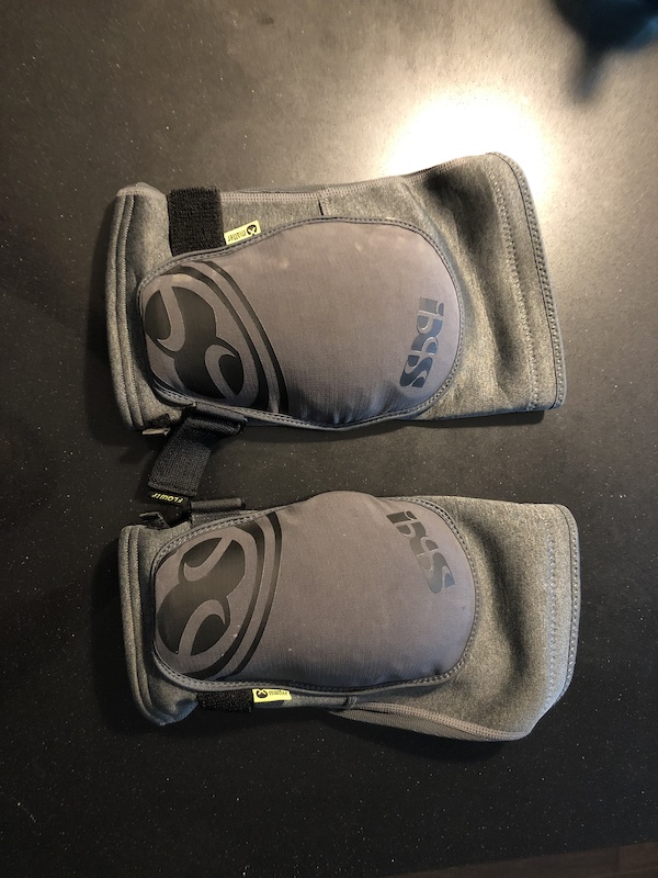 2019 IXS Flow Zip Evo Knee Pads Size Large For Sale