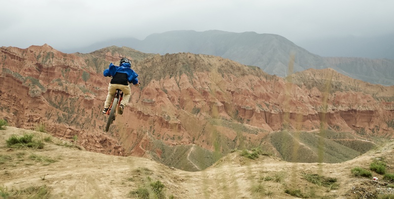 Downhill Racing In Chinas Gui De Geological Park Pinkbike - 