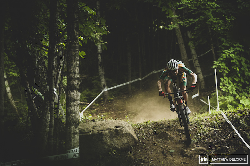 Alan Hatherly on his was to world champion in eMTB Worlds.